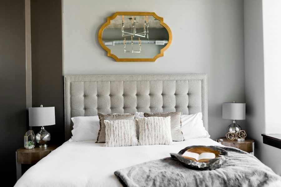 10 Bücher, die in Hotels spielen – Modern Mrs Darcy
